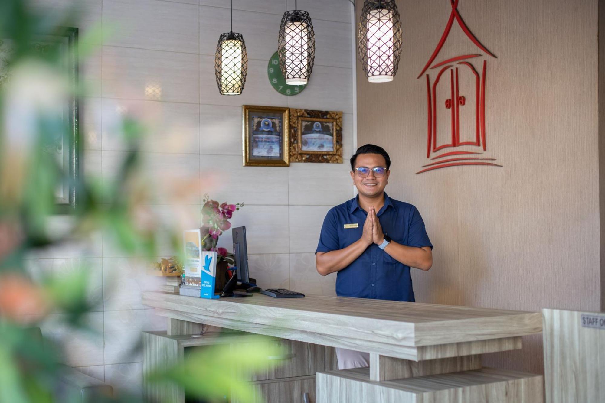 Angkul Angkul Beach Inn Kuta By Kamara Екстер'єр фото