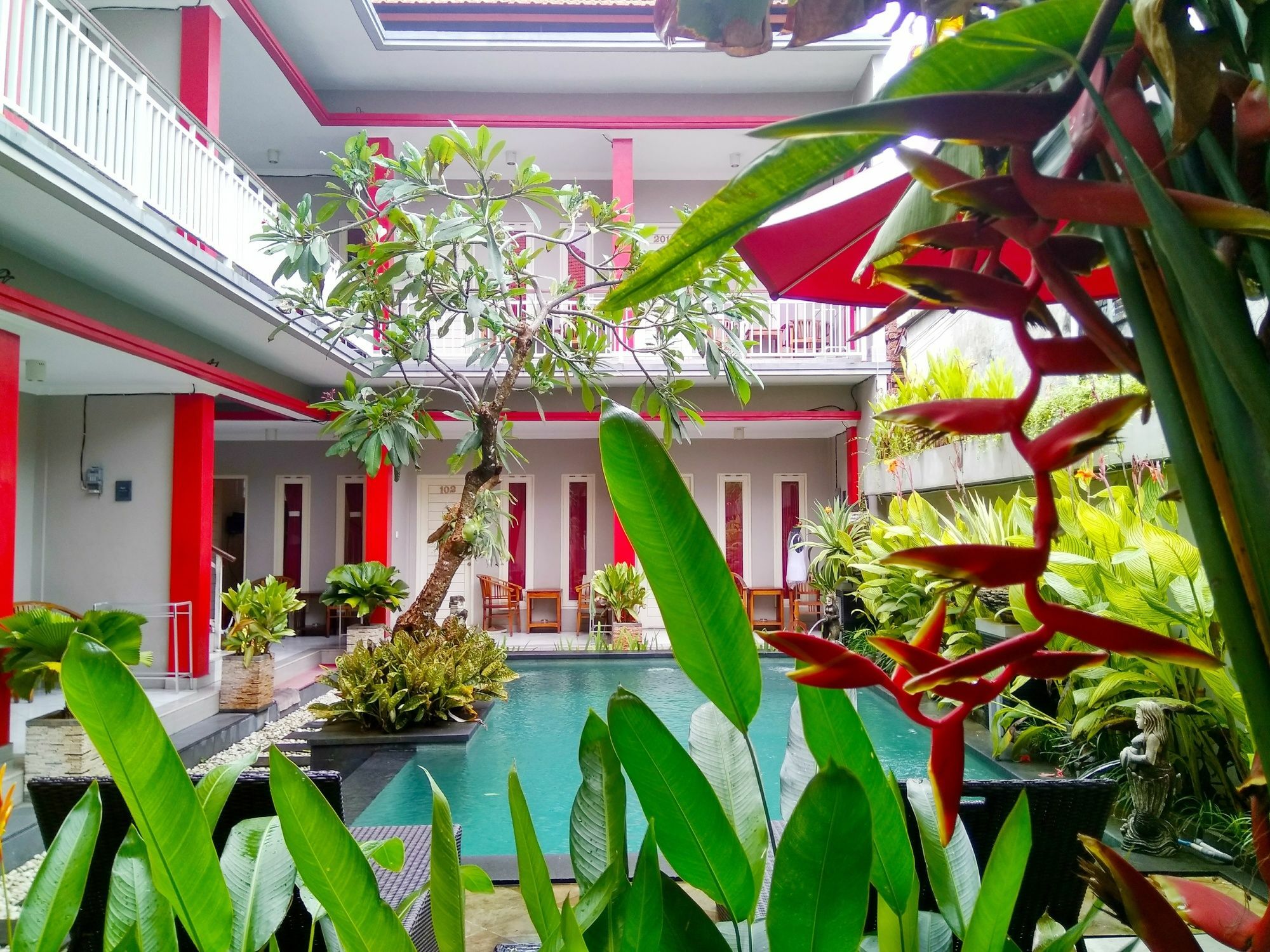 Angkul Angkul Beach Inn Kuta By Kamara Екстер'єр фото